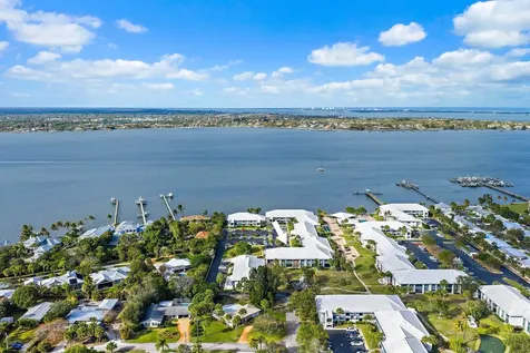 175 Se Saint Lucie Boulevard Stuart FL 34996