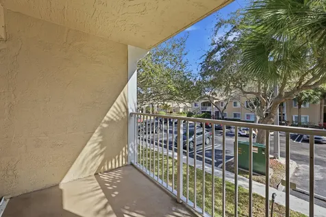 284 Village Boulevard Tequesta FL 33469