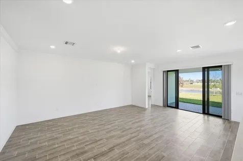 6890 Nw Kestrel Lane Port Saint Lucie FL 34987