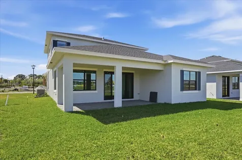 6890 Nw Kestrel Lane Port Saint Lucie FL 34987