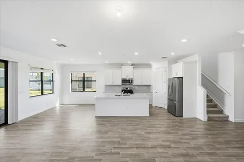6890 Nw Kestrel Lane Port Saint Lucie FL 34987