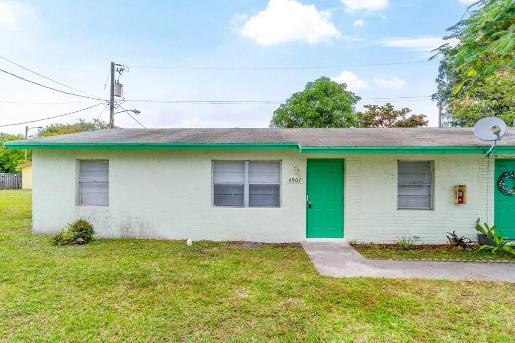 4907 Gulfstream Road Lake Worth FL 33460