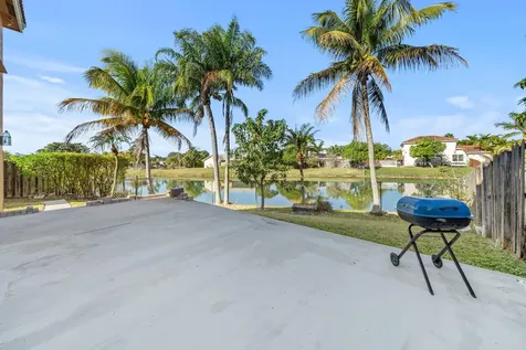 1895 Vista Way Margate FL 33063