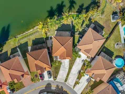 1895 Vista Way Margate FL 33063