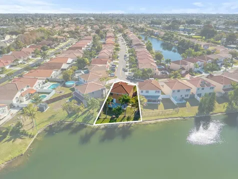 1895 Vista Way Margate FL 33063