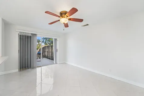 1895 Vista Way Margate FL 33063