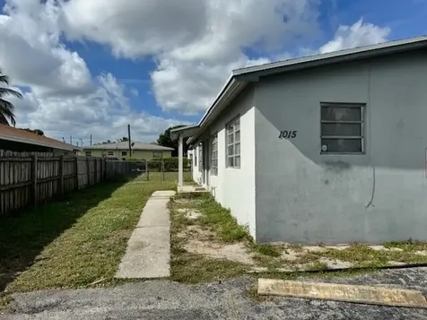 1015 Avenue I Riviera Beach FL 33404