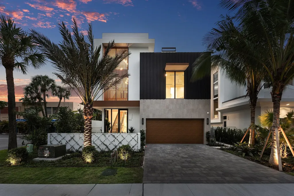 810 Palm Trail Delray Beach FL 33483