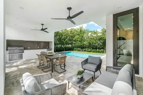 810 Palm Trail Delray Beach FL 33483
