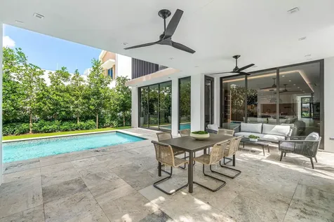 810 Palm Trail Delray Beach FL 33483