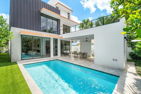 810 Palm Trail Delray Beach FL 33483