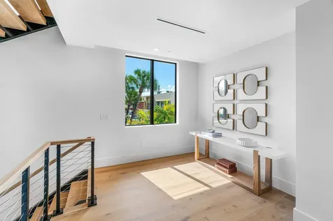 810 Palm Trail Delray Beach FL 33483