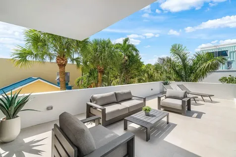 810 Palm Trail Delray Beach FL 33483