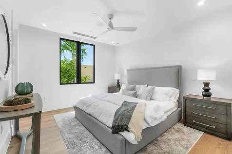 810 Palm Trail Delray Beach FL 33483