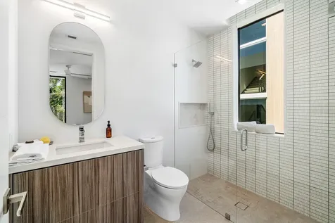 810 Palm Trail Delray Beach FL 33483