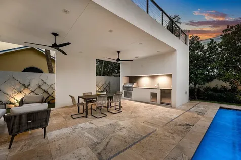 810 Palm Trail Delray Beach FL 33483