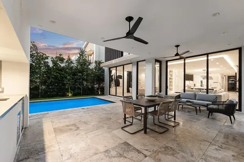 810 Palm Trail Delray Beach FL 33483