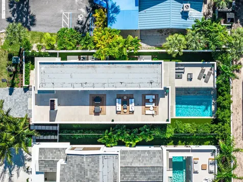 810 Palm Trail Delray Beach FL 33483