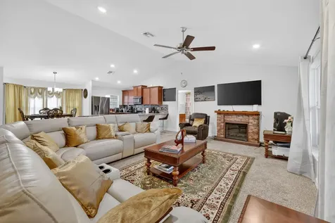 734 Nw Bayshore Boulevard Port Saint Lucie FL 34983