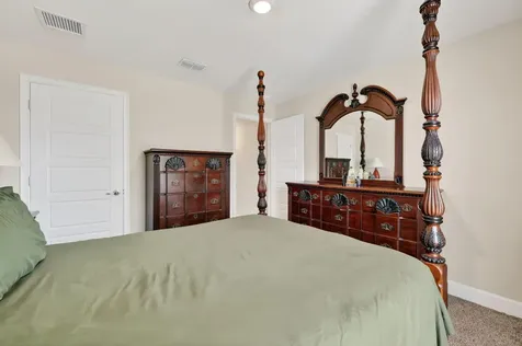 734 Nw Bayshore Boulevard Port Saint Lucie FL 34983