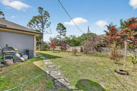 734 Nw Bayshore Boulevard Port Saint Lucie FL 34983