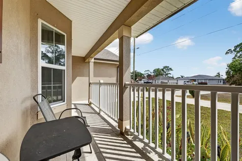 734 Nw Bayshore Boulevard Port Saint Lucie FL 34983