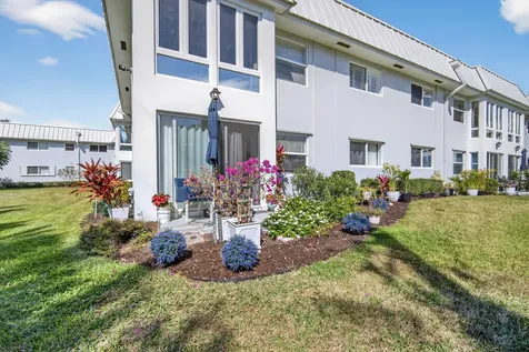 33 Colonial Club Drive Boynton Beach FL 33435