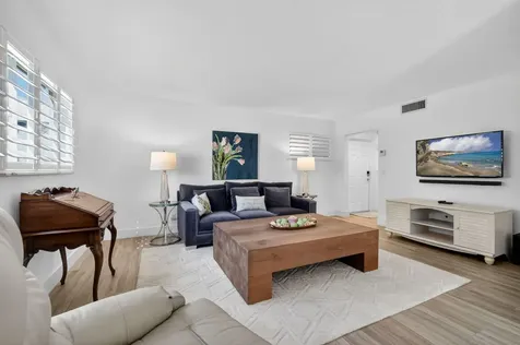 33 Colonial Club Drive Boynton Beach FL 33435