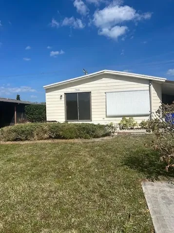 7445 SE Independence Avenue Hobe Sound FL 33455