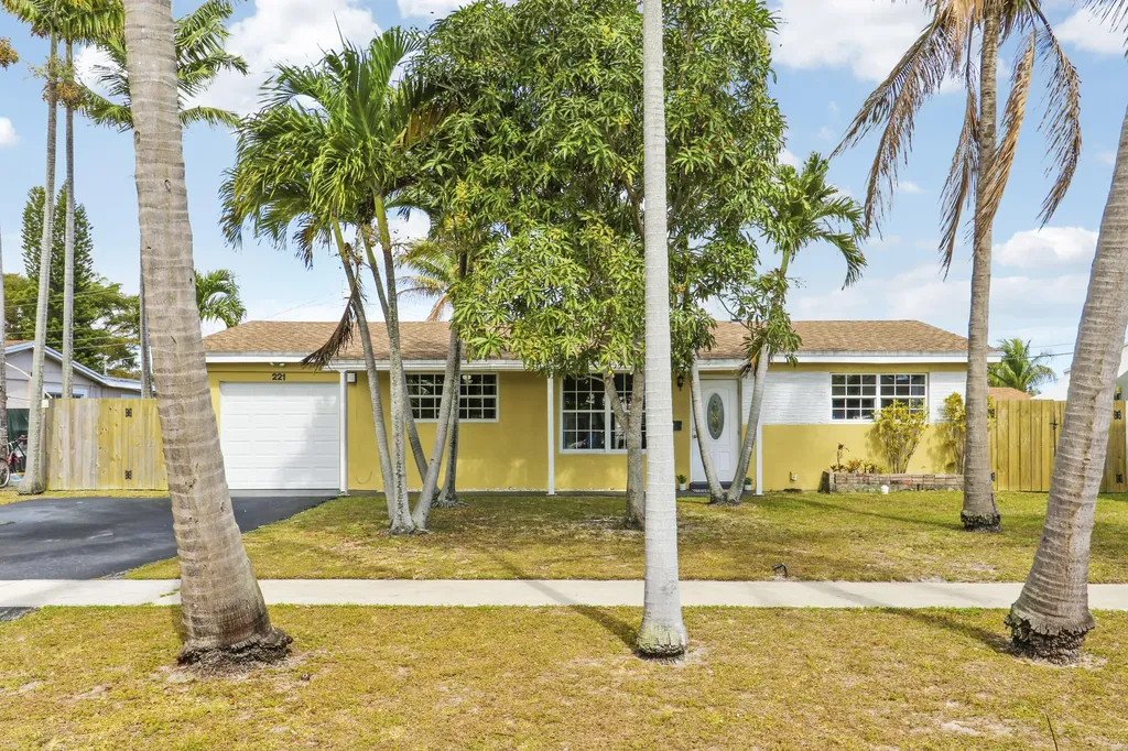 221 Nw 39th Court Deerfield Beach FL 33064