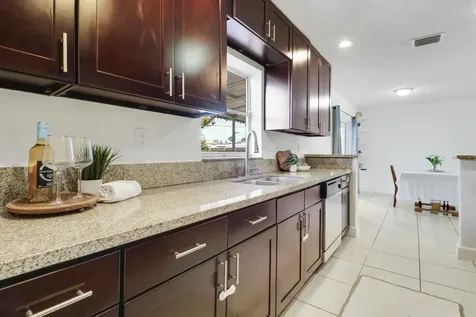 221 Nw 39th Court Deerfield Beach FL 33064
