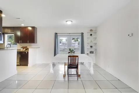 221 Nw 39th Court Deerfield Beach FL 33064