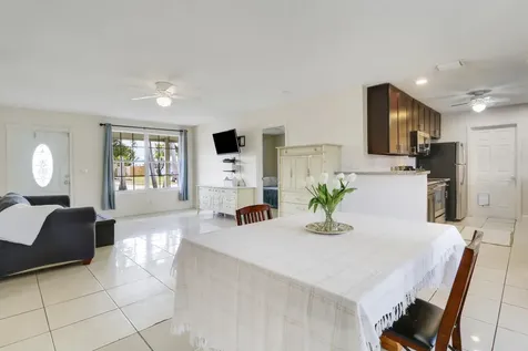221 Nw 39th Court Deerfield Beach FL 33064