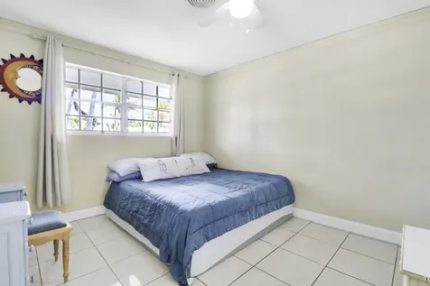 221 Nw 39th Court Deerfield Beach FL 33064