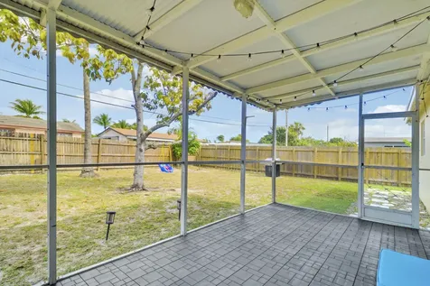 221 Nw 39th Court Deerfield Beach FL 33064
