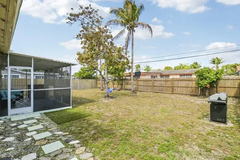 221 Nw 39th Court Deerfield Beach FL 33064