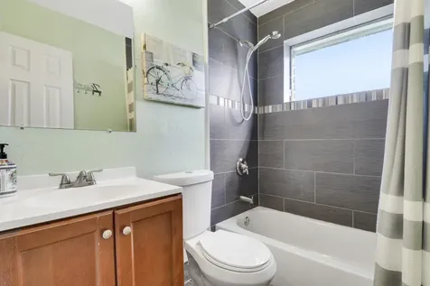 221 Nw 39th Court Deerfield Beach FL 33064