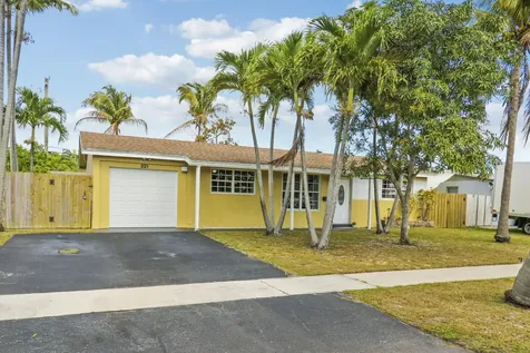 221 Nw 39th Court Deerfield Beach FL 33064