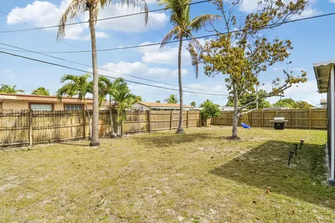 221 Nw 39th Court Deerfield Beach FL 33064