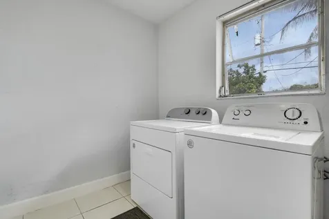 221 Nw 39th Court Deerfield Beach FL 33064