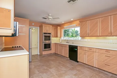 1491 Se Sunshine Avenue Port Saint Lucie FL 34952