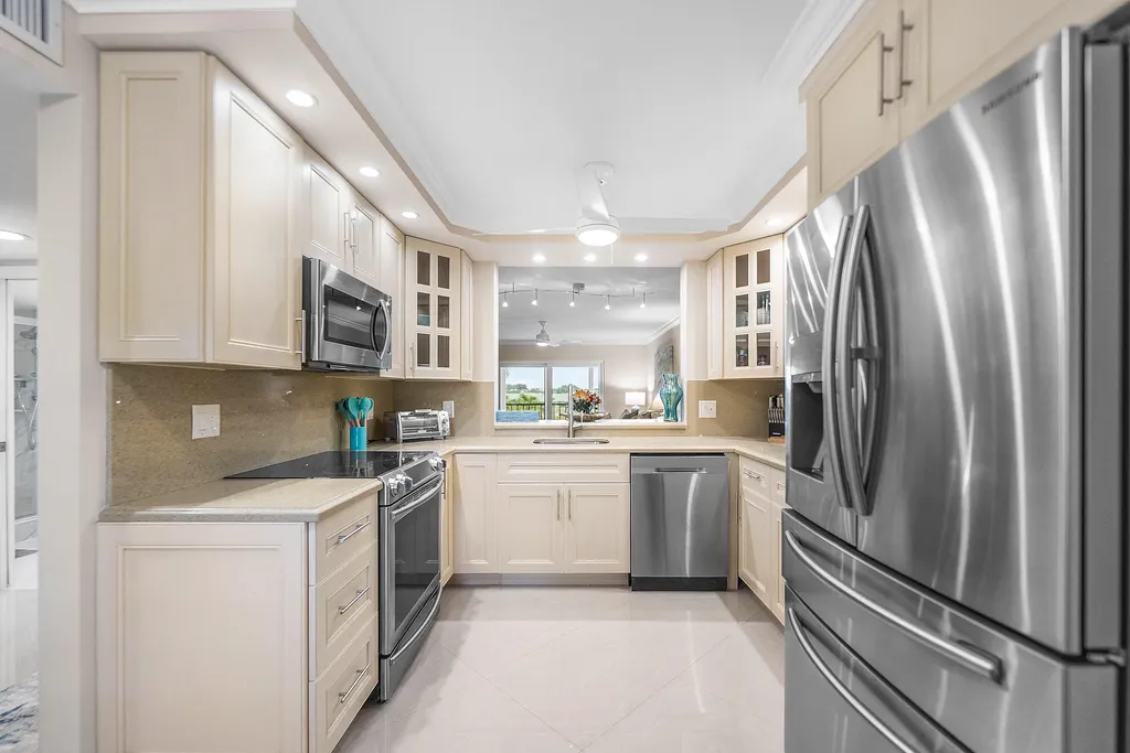 7286 Huntington Lane Delray Beach FL 33446