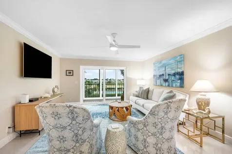 7286 Huntington Lane Delray Beach FL 33446