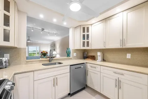 7286 Huntington Lane Delray Beach FL 33446