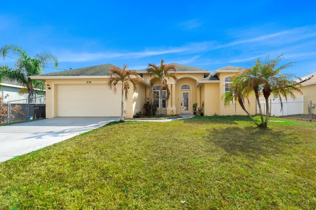 434 Sw Lacroix Avenue Port Saint Lucie FL 34953