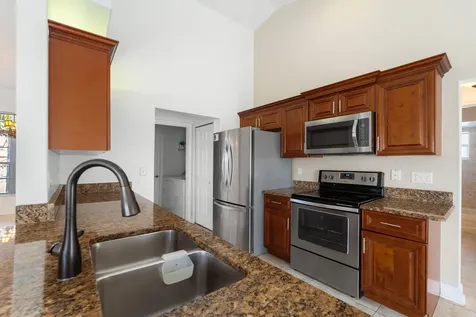 434 Sw Lacroix Avenue Port Saint Lucie FL 34953