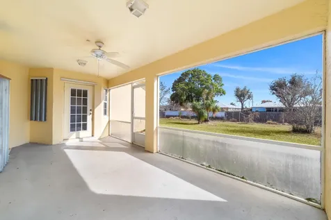 434 Sw Lacroix Avenue Port Saint Lucie FL 34953