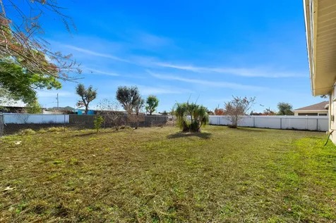 434 Sw Lacroix Avenue Port Saint Lucie FL 34953