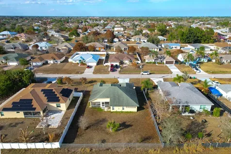 434 Sw Lacroix Avenue Port Saint Lucie FL 34953