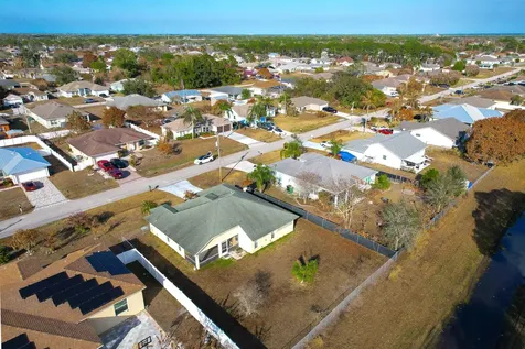 434 Sw Lacroix Avenue Port Saint Lucie FL 34953